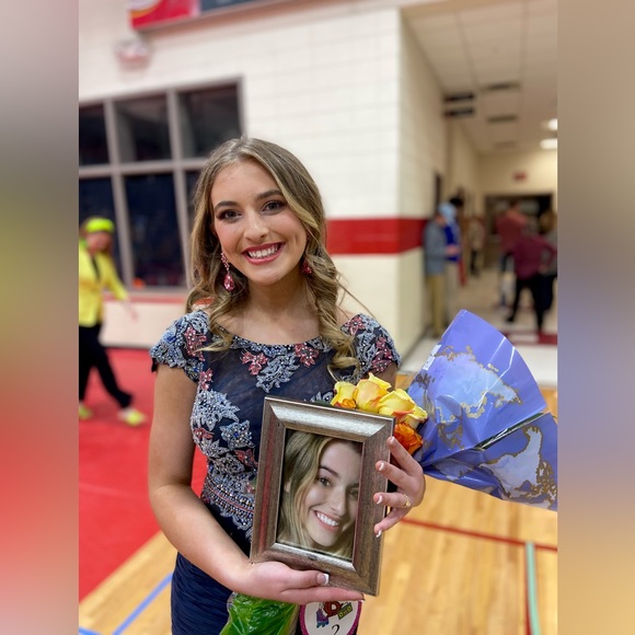 Meet your Posher, Mariah - Picture 7 of 7